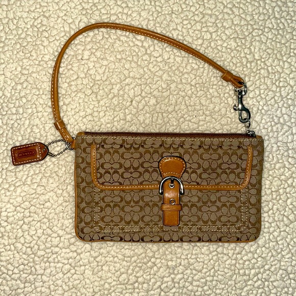 Coach Handbags - Coach wristlet wallet